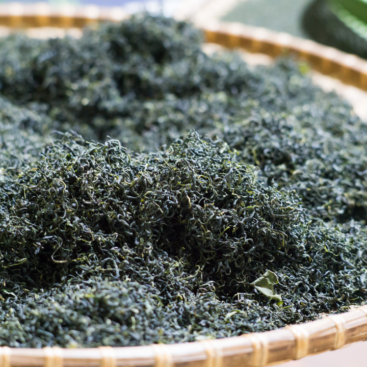 Cánh trà Thái Nguyên xoăn đều
